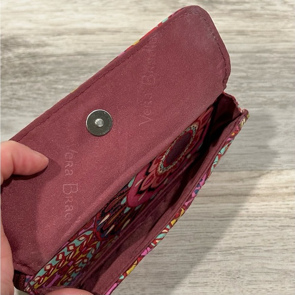 Vera Bradley Resort Medallion Pink Paisley Wallet Small Clutch Multi Compartment - Picture 8 of 8